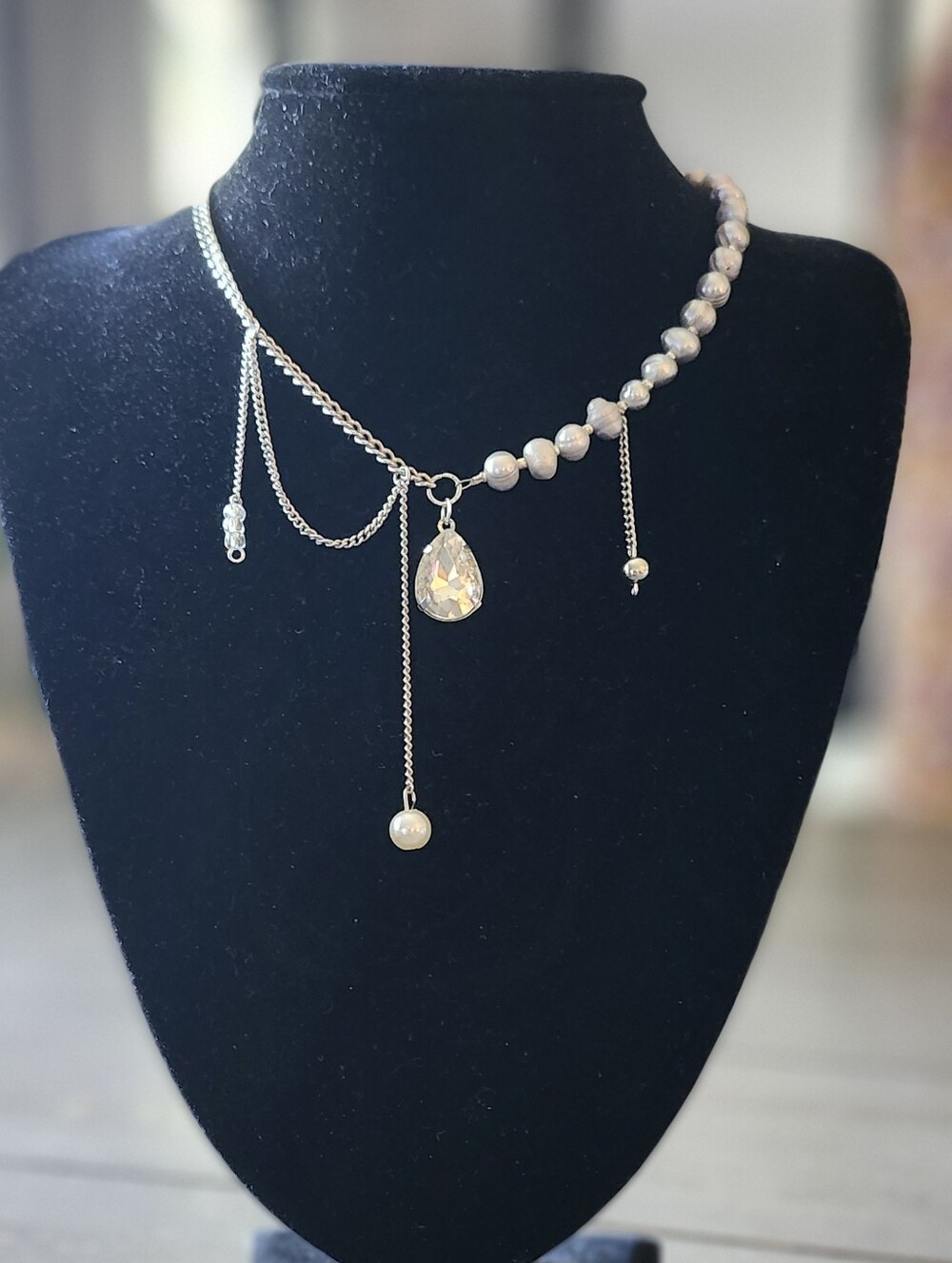 Elegant Silver Pearl Drop Choker Necklace with Crystal Teardrop